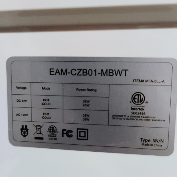 Perfect for kids going away to school Mini Fridge NEW - Picture 4 of 8